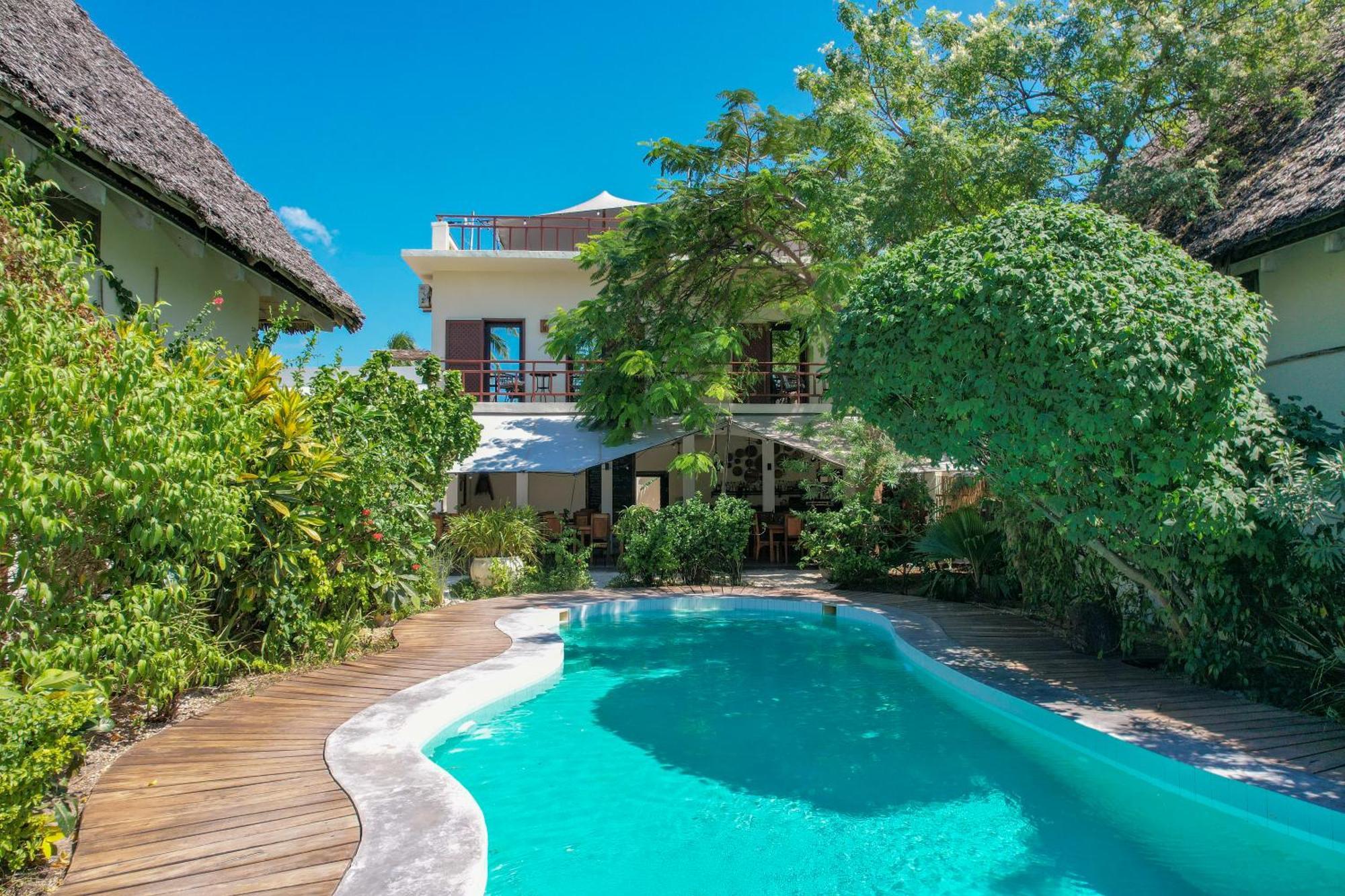 Willa Jambiani Villas *